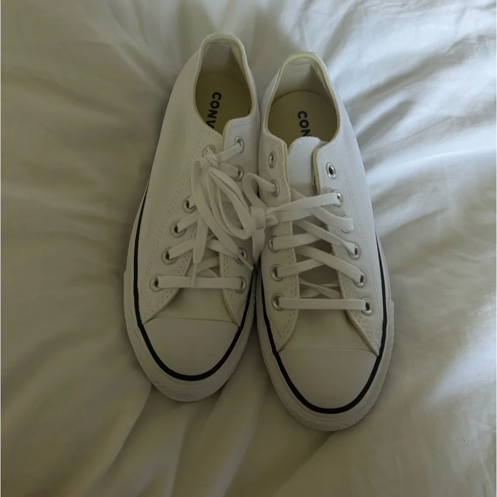 Converse - Picture 1 of 4